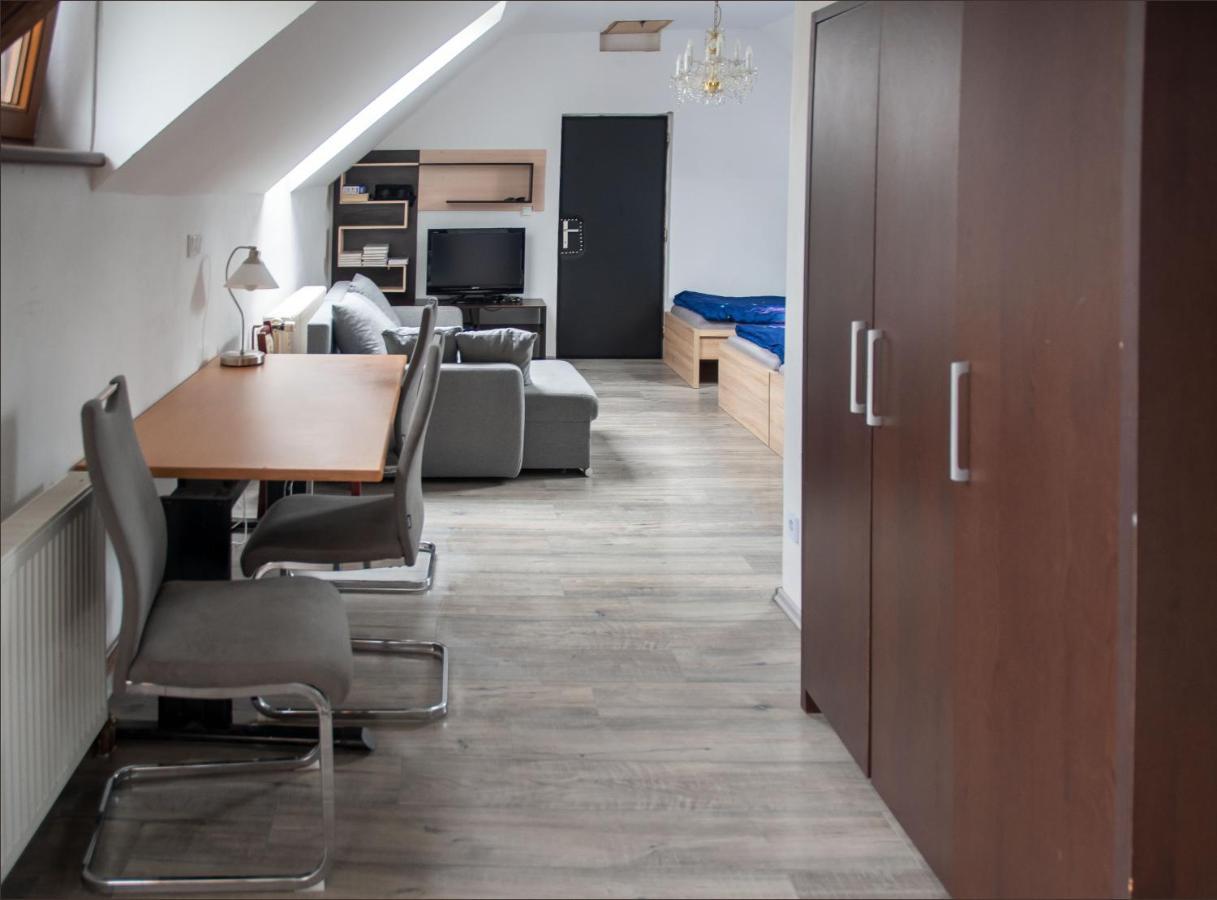 V Sadu Apartment Лиса над Лабем Екстериор снимка